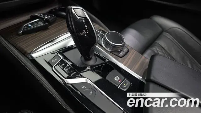 BMW 5 Series 2018 — Фото 9/20