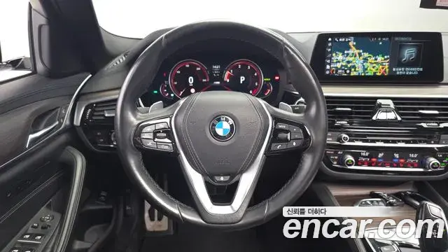 BMW 5 Series 2018 — Фото 13/20