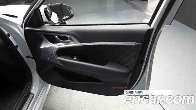 Genesis G70 2019 — Photo 23/37