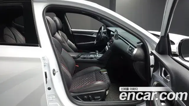 Genesis G70 2019 — Photo 31/37