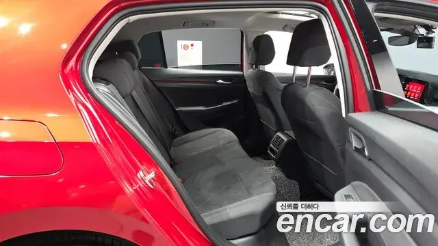 Volkswagen Golf 2024 — ფოტო 15/30