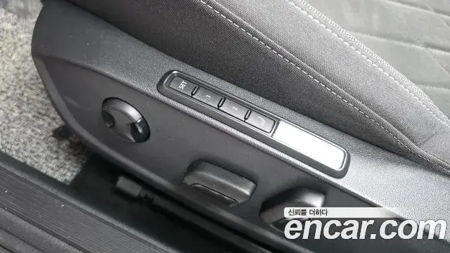 Volkswagen Golf 2024 — ფოტო 18/30