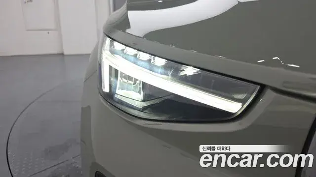 Volvo XC40 2023 — Şəkil 12/32