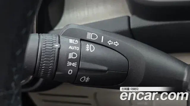 Volvo XC40 2023 — Şəkil 21/32