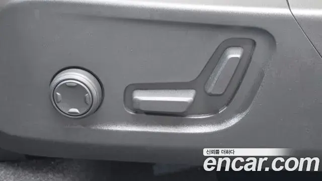 Volvo XC40 2023 — Şəkil 26/32