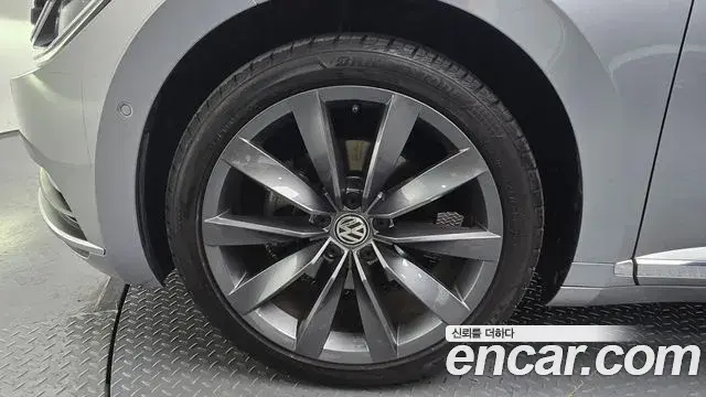 Volkswagen Arteon 2020 — ფოტო 22/31