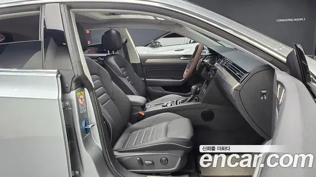 Volkswagen Arteon 2020 — ფოტო 17/31
