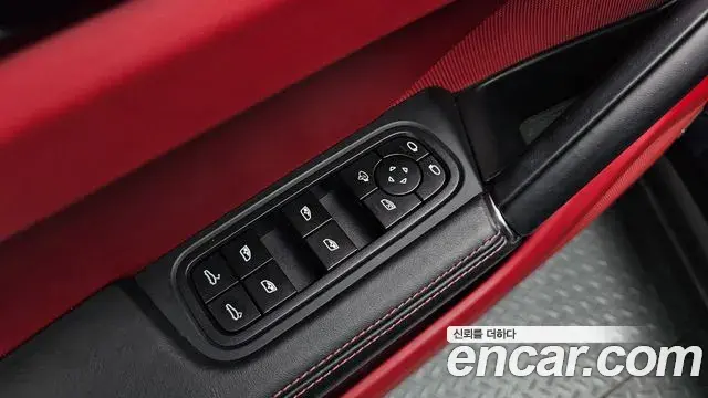 Porsche Cayenne 2022 — ფოტო 9/38