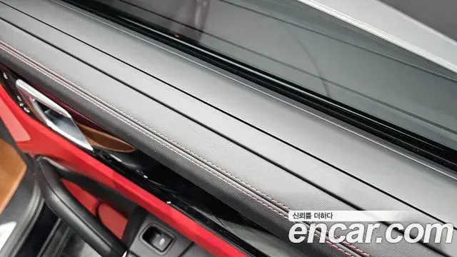 Porsche Cayenne 2022 — ფოტო 33/38