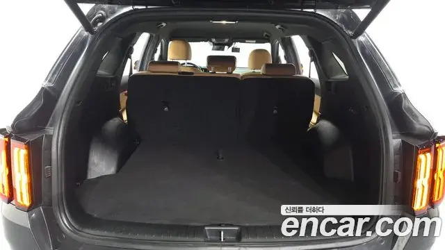 Kia Sorento 2021 — ფოტო 11/33