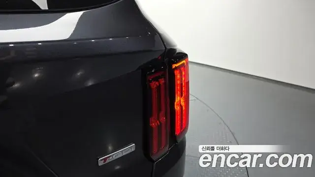 Kia Sorento 2021 — ფოტო 16/33