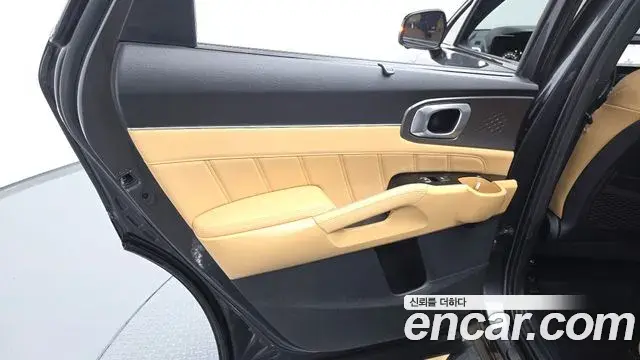 Kia Sorento 2021 — ფოტო 28/33