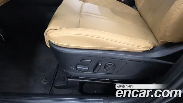 Kia Sorento 2021 — ფოტო 19/33