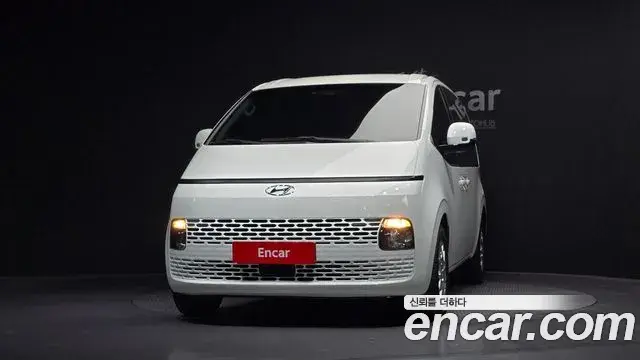 Hyundai Staria 2023 — Photo 12/20
