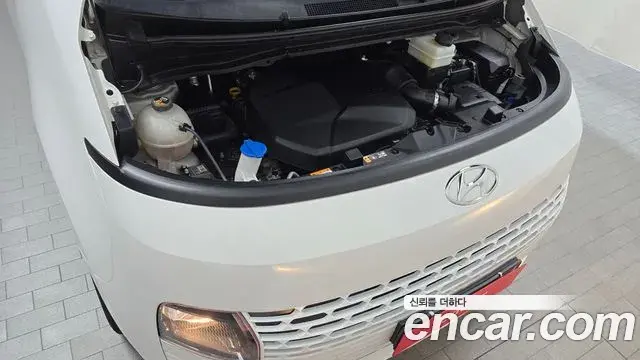 Hyundai Staria 2023 — Photo 7/20