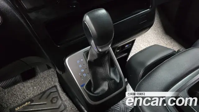 Hyundai Staria 2023 — Photo 9/20