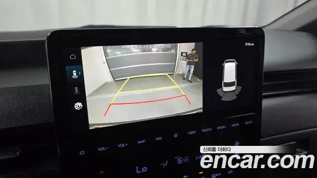 Hyundai Staria 2023 — Photo 6/20