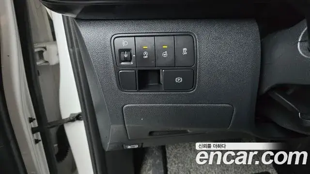 Hyundai Staria 2023 — Photo 13/20