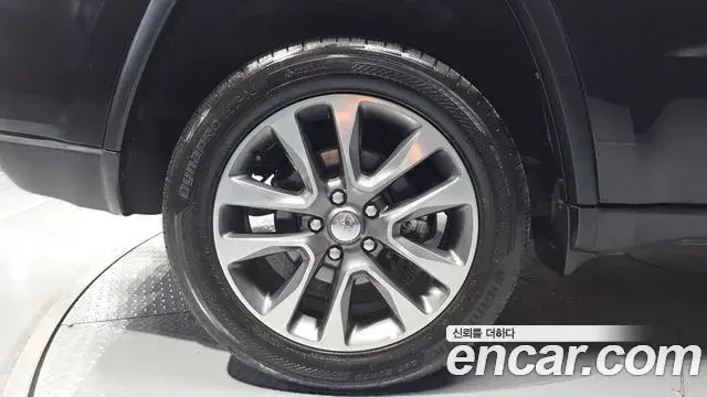 Jeep Grand Cherokee 2018 — ფოტო 1/36