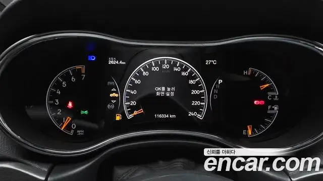 Jeep Grand Cherokee 2018 — ფოტო 25/36
