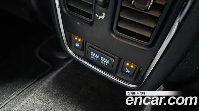 Jeep Grand Cherokee 2018 — ფოტო 30/36