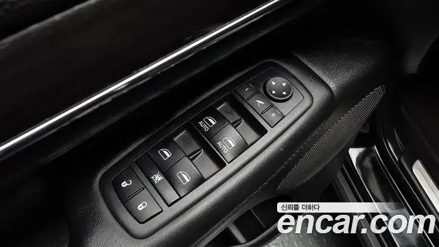 Jeep Grand Cherokee 2018 — ფოტო 7/36