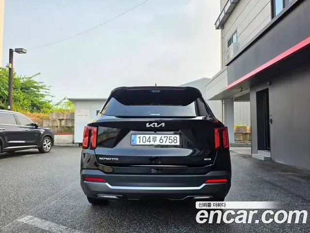 Kia Sorento 2023 — Фото 3/20