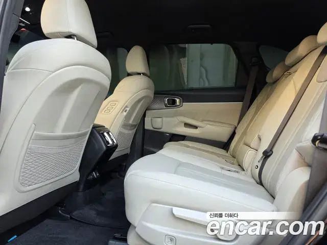 Kia Sorento 2023 — Фото 6/20