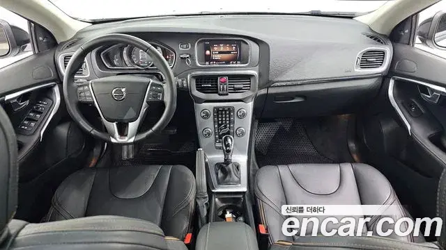 Volvo V40 Cross Country 2019 — Фото 7/20