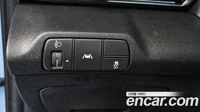 Hyundai The New Avante Hybrid 2022 — ფოტო 8/20
