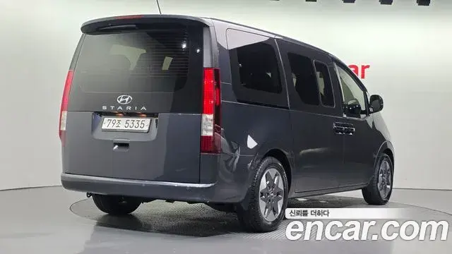 Hyundai Staria 2021 — Фото 2/20