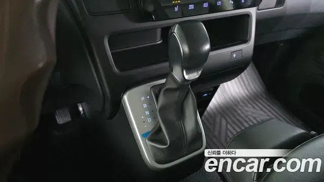Hyundai Staria 2021 — Фото 9/20