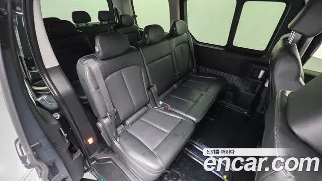 Hyundai Staria 2021 — Фото 18/20