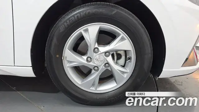 Hyundai The New Avante Hybrid 2021 — ფოტო 13/32