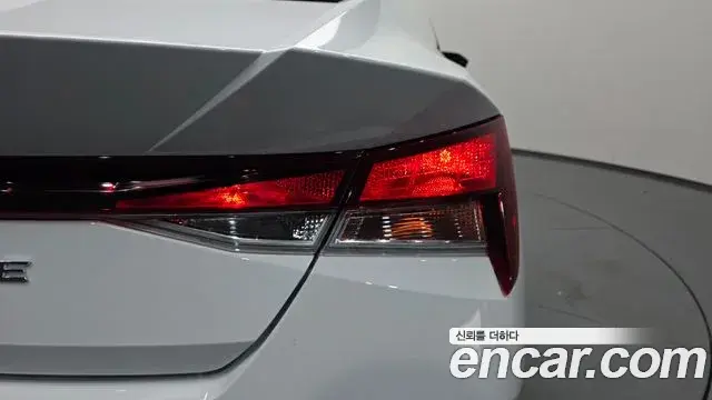 Hyundai The New Avante Hybrid 2021 — ფოტო 30/32