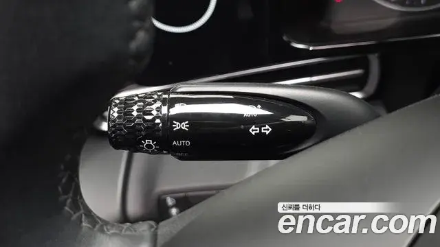 Hyundai The New Avante Hybrid 2021 — ფოტო 7/32