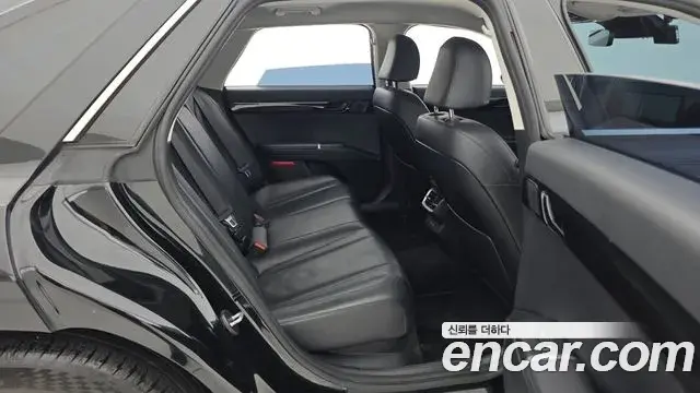 Hyundai Grandeur Hybrid 2023 — ფოტო 17/20