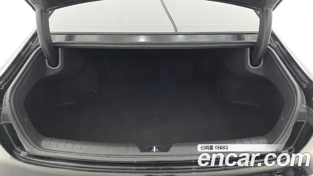 Hyundai Grandeur Hybrid 2023 — ფოტო 5/20