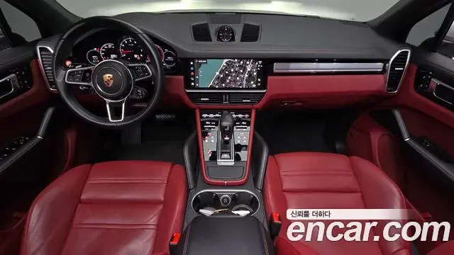 Porsche Cayenne 2022 — ფოტო 33/35