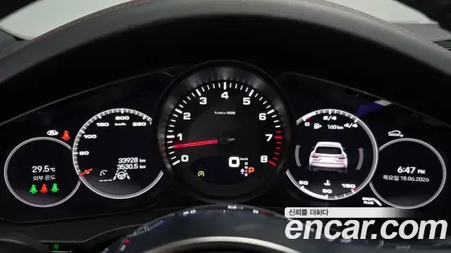 Porsche Cayenne 2022 — ფოტო 5/35