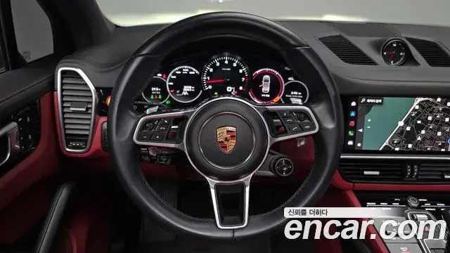 Porsche Cayenne 2022 — ფოტო 19/35