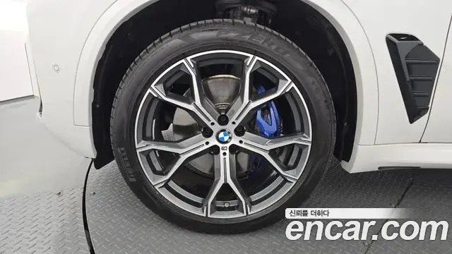 BMW X5 2025 — Photo 13/32