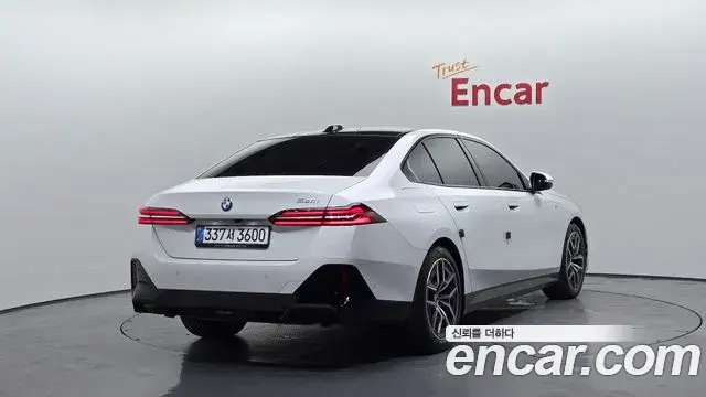 BMW 5 Series 2025 — ფოტო 31/36