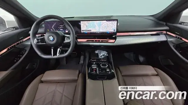 BMW 5 Series 2025 — ფოტო 1/36