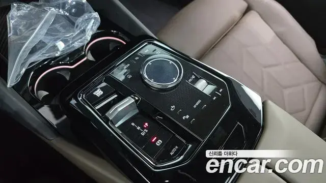BMW 5 Series 2025 — ფოტო 24/36