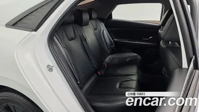 Hyundai The New Avante Hybrid 2022 — Şəkil 17/30