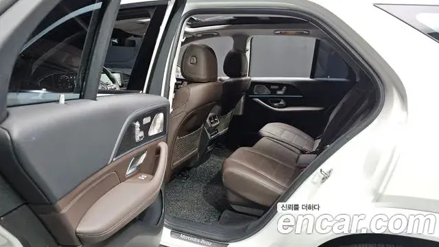 Mercedes-Benz GLE-Class 2023 — Фото 18/20