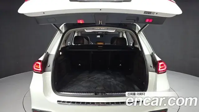 Mercedes-Benz GLE-Class 2023 — Фото 19/20