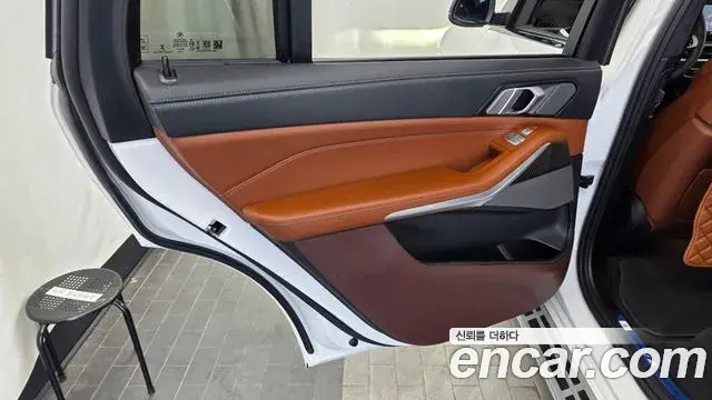 BMW X7 2025 — Şəkil 19/33