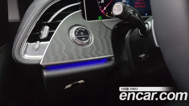 Mercedes-Benz E-Class 2025 — Photo 3/30